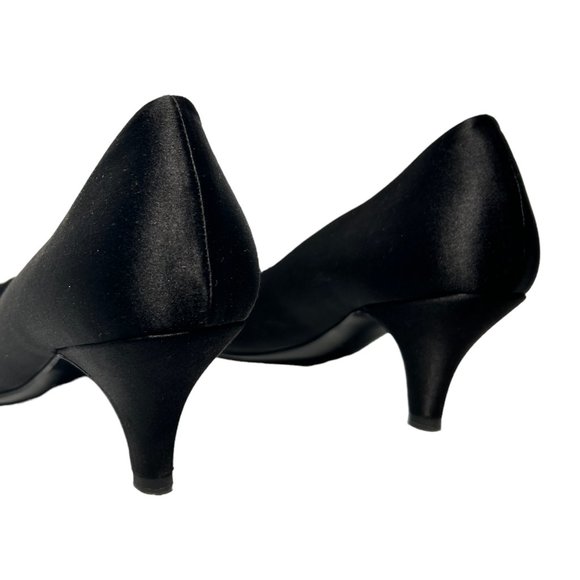 CHANEL - Black Satin Bow Pumps - Picture 4 of 7